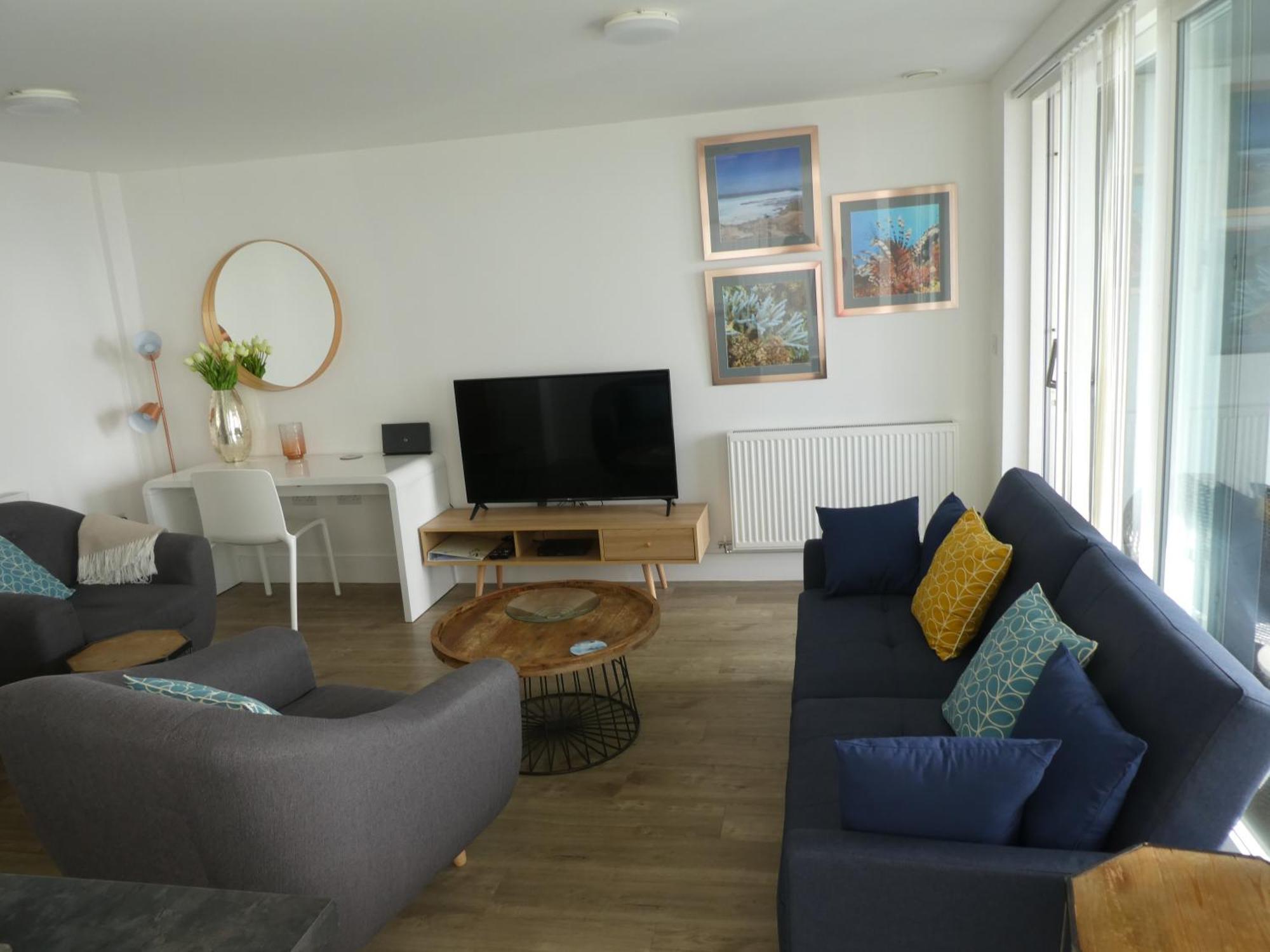 Seaview West Coast - Exceptional - 2 Bedrooms Sleeps 5 -Stunning Sea Views - 500 Metres To Beach Bournemouth Kültér fotó